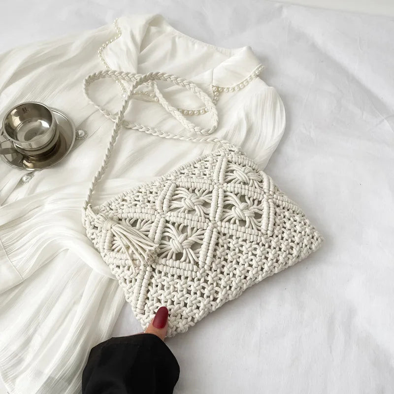 Accessoire pochette en macramé