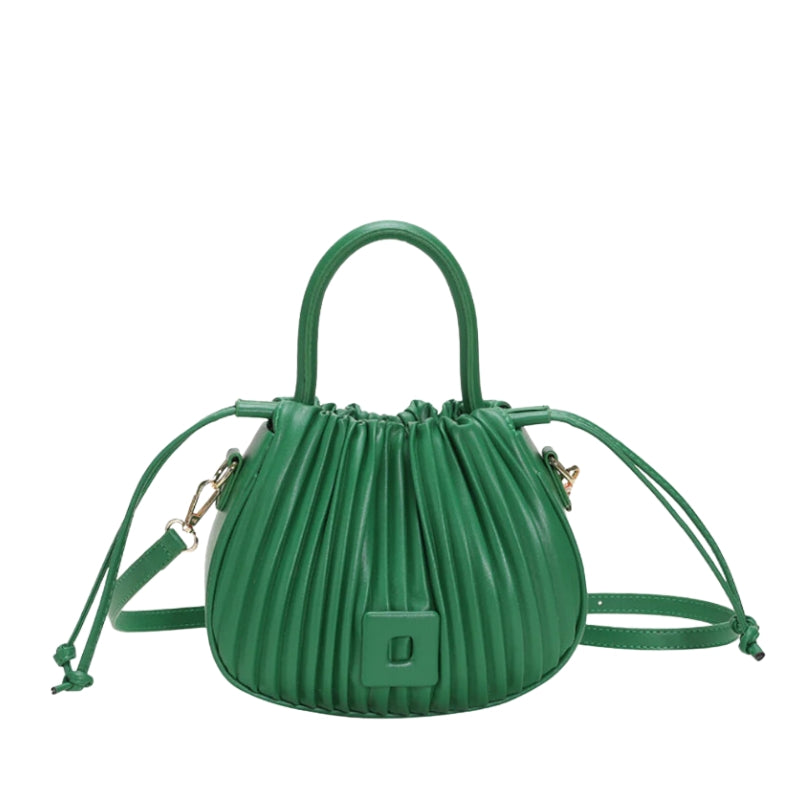 Bourse femme conçue comme sac à main