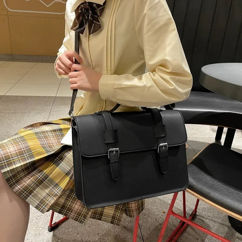 Cartable féminin de forme rectangulaire