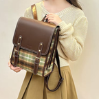 Cartable rétro femme orné de carreaux