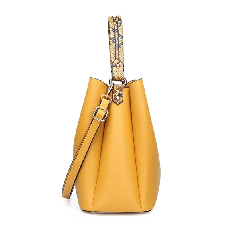 Ensemble composé d’un sac et d’une pochette assortie