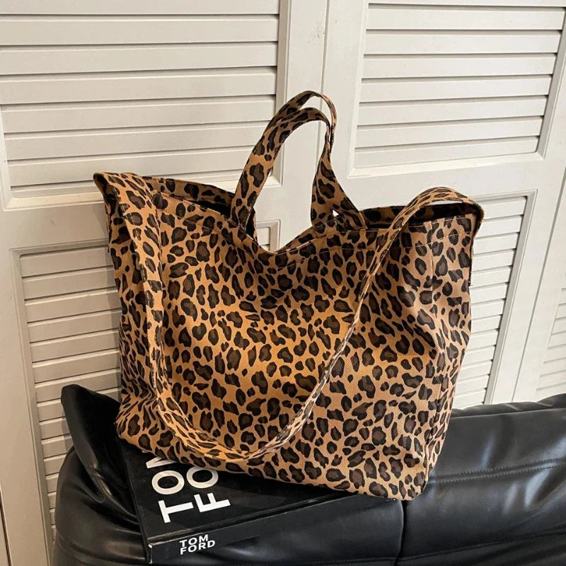 Grand sac à main en nylon imprimé léopard