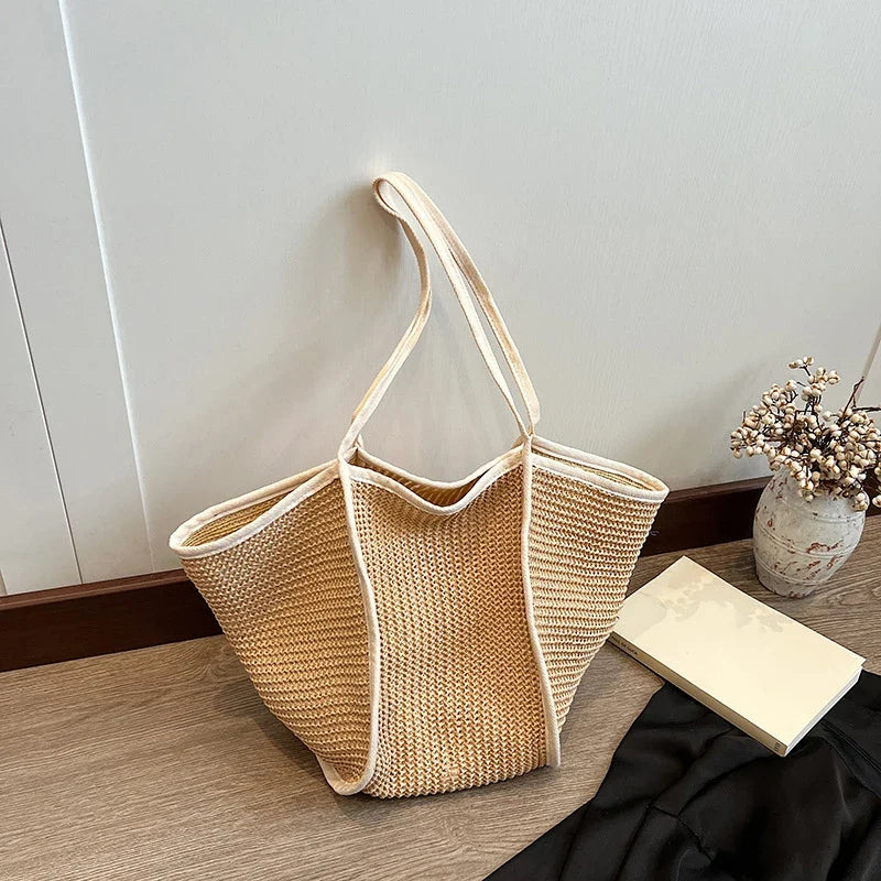 Grand sac fonctionnel et raffiné pour la plage