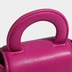 Mini sac cœur doté d’une chaîne