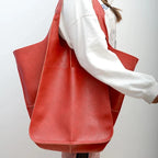 Modèle iconique grand format de sac cabas multi poche