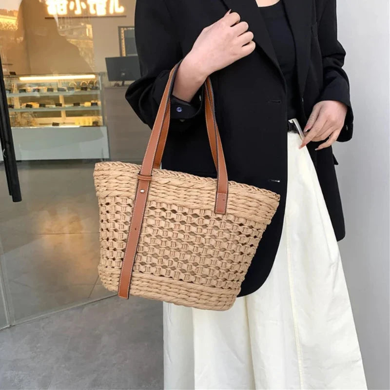 Panier à main marron au style vintage