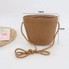 Panier de paille pour fillette