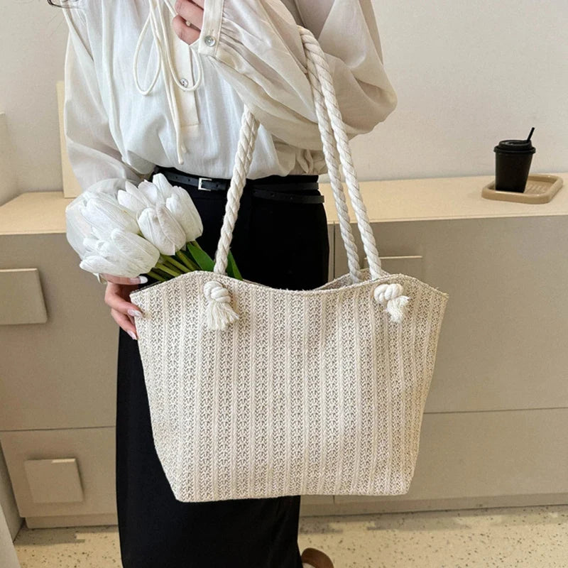 Panier servant de sac de plage