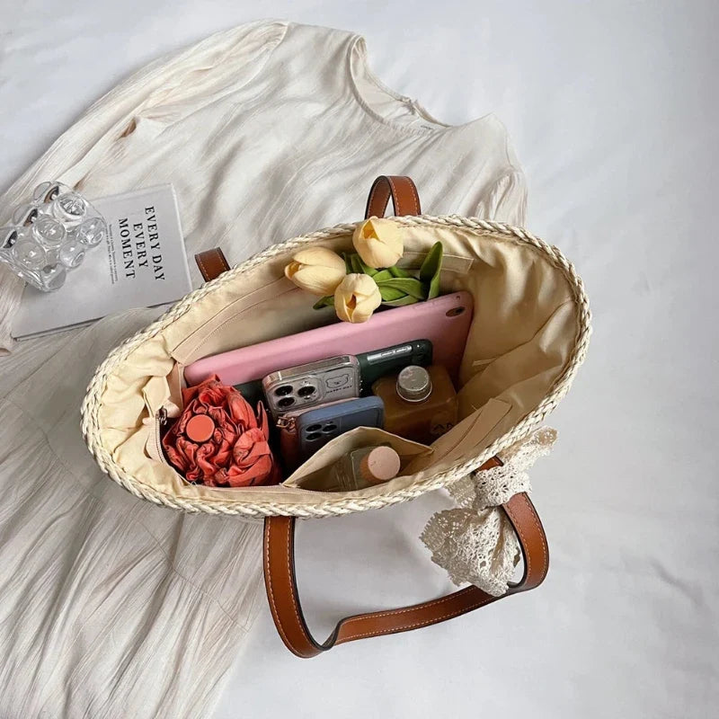 Panier vintage utilisé comme sac à main