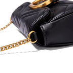 Petit sac à main avec chaînette dorée glamour