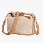 Petit sac à main conçu en paille