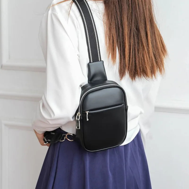 Petit sac femme porté poitrine