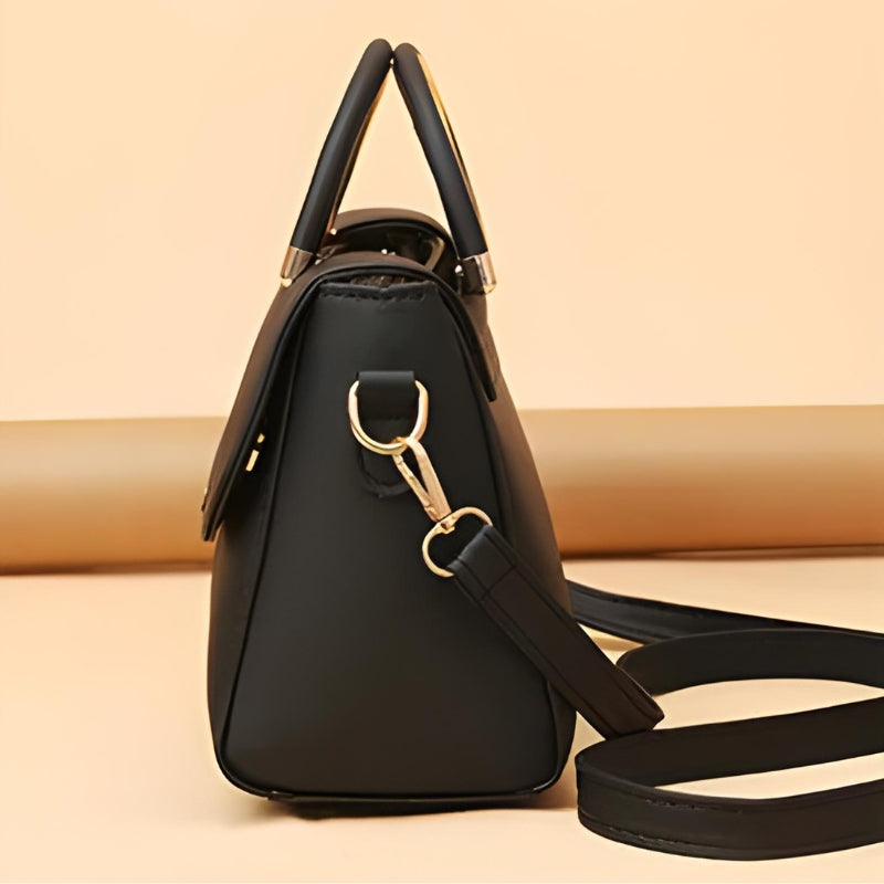 Petit sac raffiné porté à la main