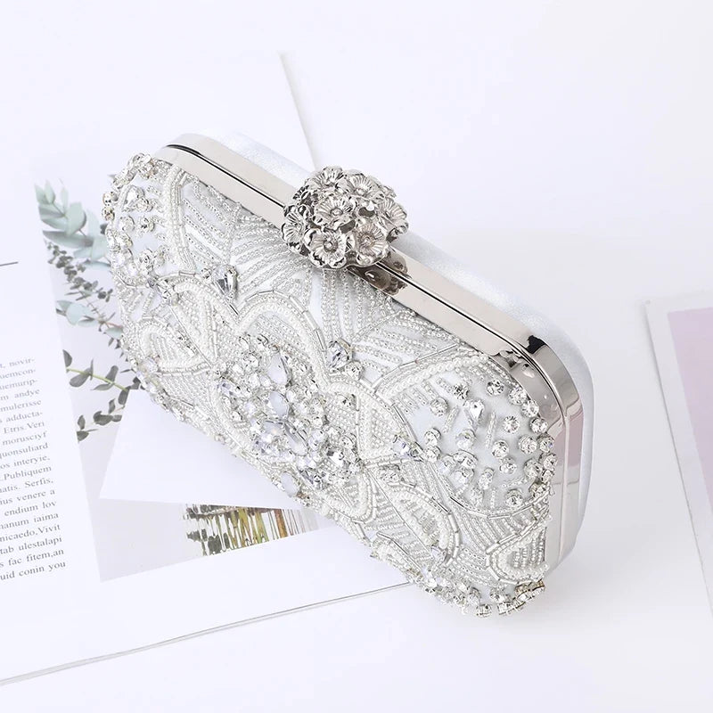 Petite pochette avec strass