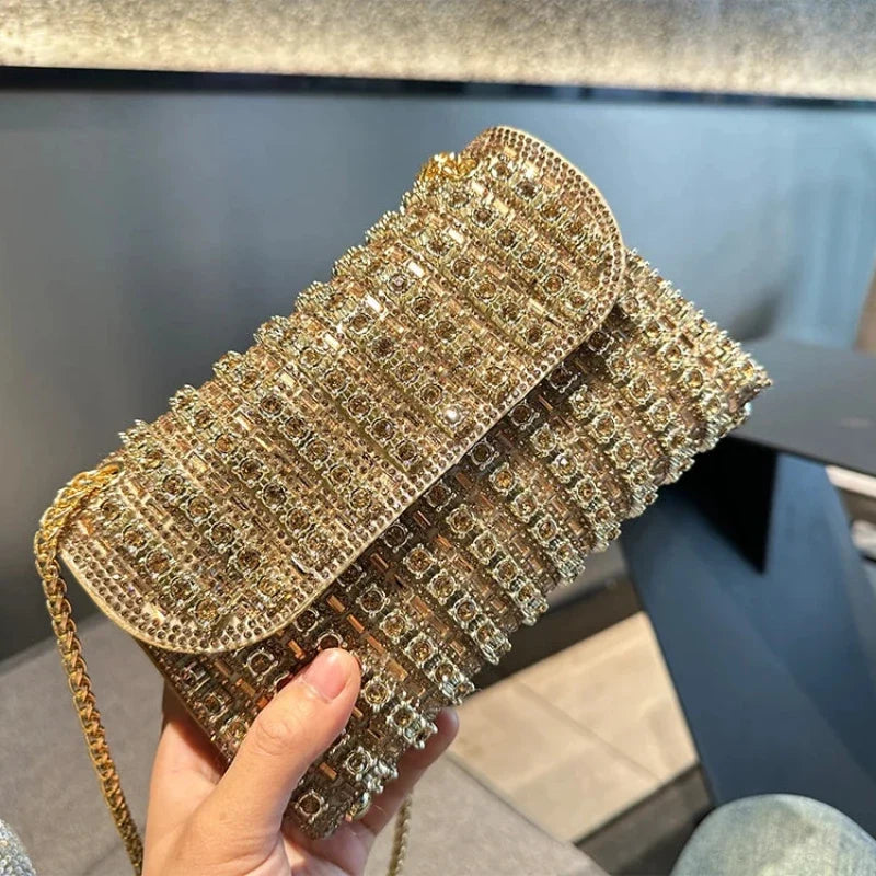 Pochette dorée à strass pour soirée