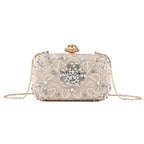 Pochette embellie de strass