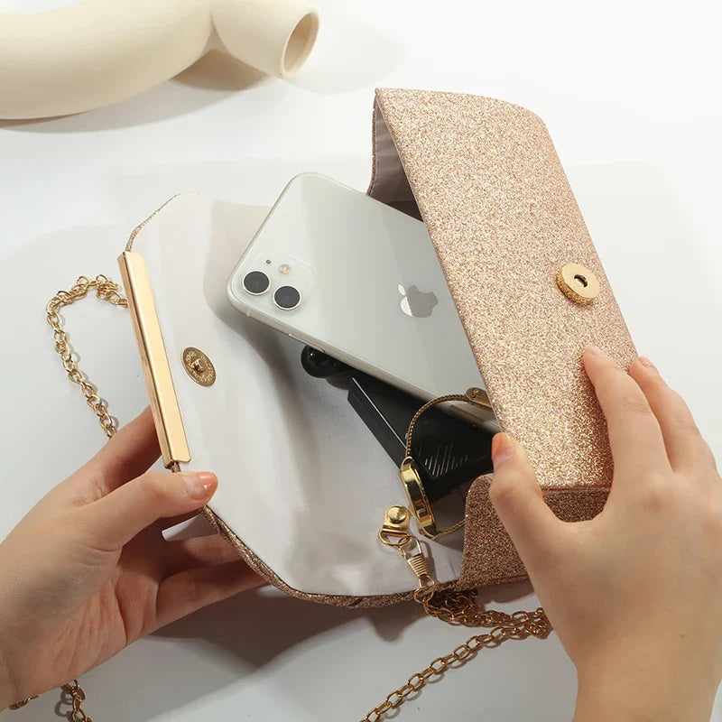 Pochette femme de soirée au look tendance