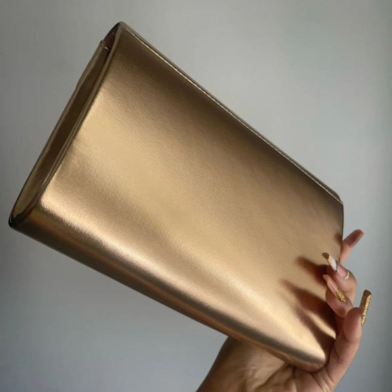 Pochette femme destinée aux soirées