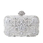 Pochette ornée de strass