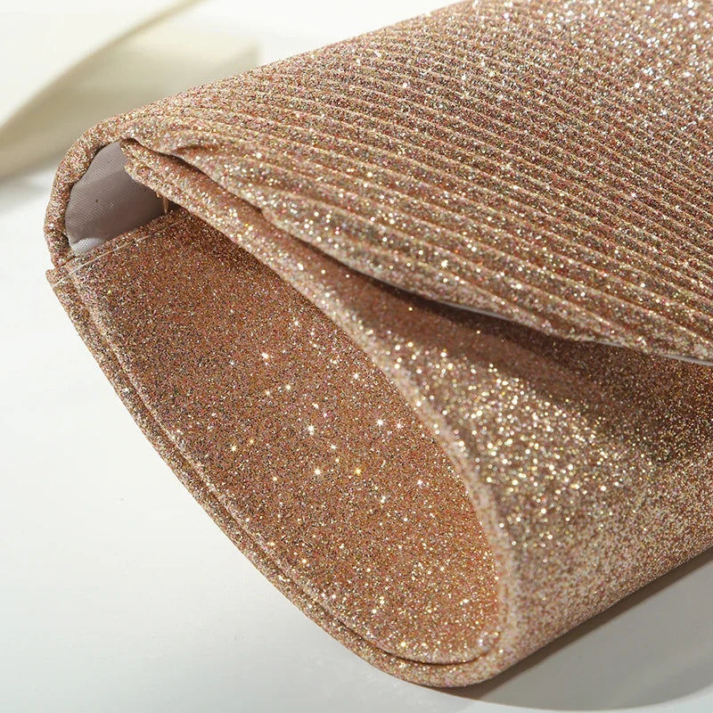 Pochette pour femme destinée aux soirées tendance