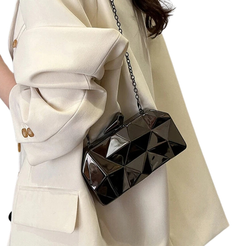 Pochette pour soirée au motif géométrique