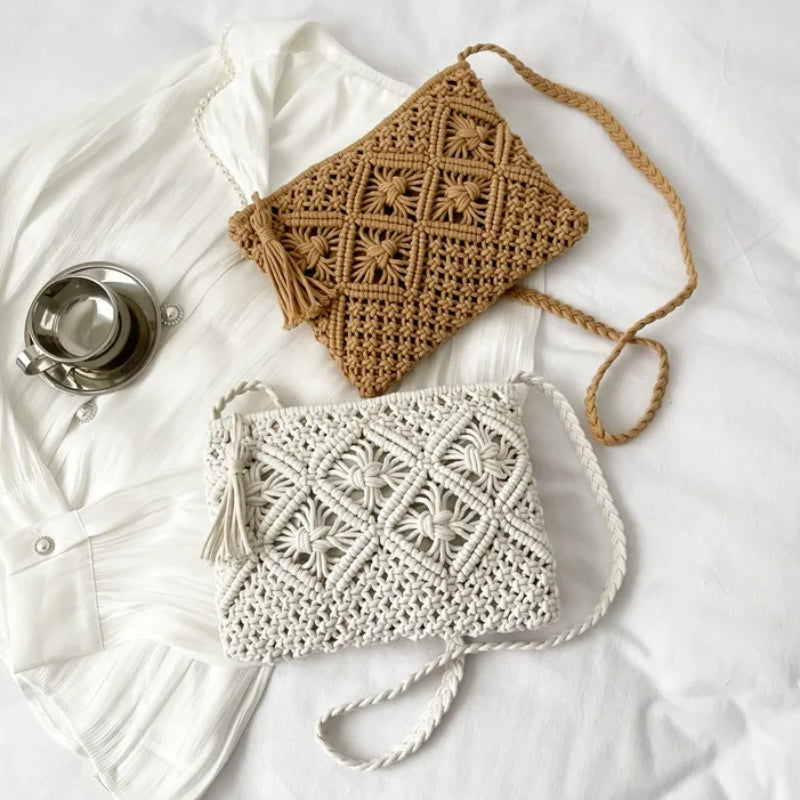 Pochette réalisée en macramé