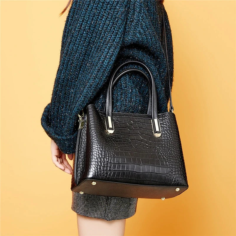 Sac à bandoulière en cuir façon croco, glamour