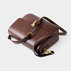 Sac à bandoulière marron en cuir pour femme