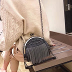 Sac à frange dans un coloris noir