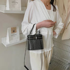 Sac à frange métallique au style élégant