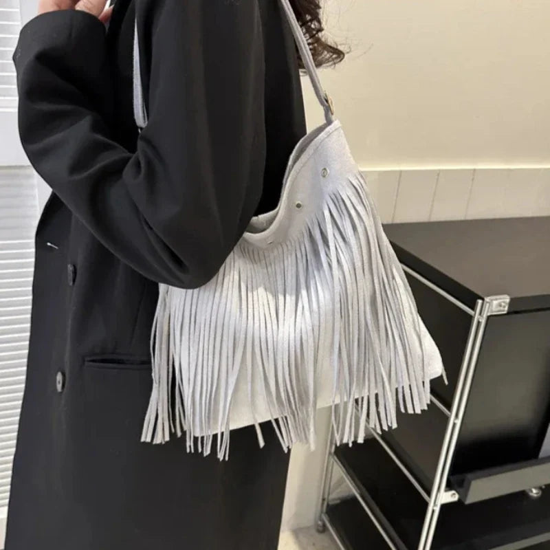 Sac à frange stylée dans un esprit bohème chic