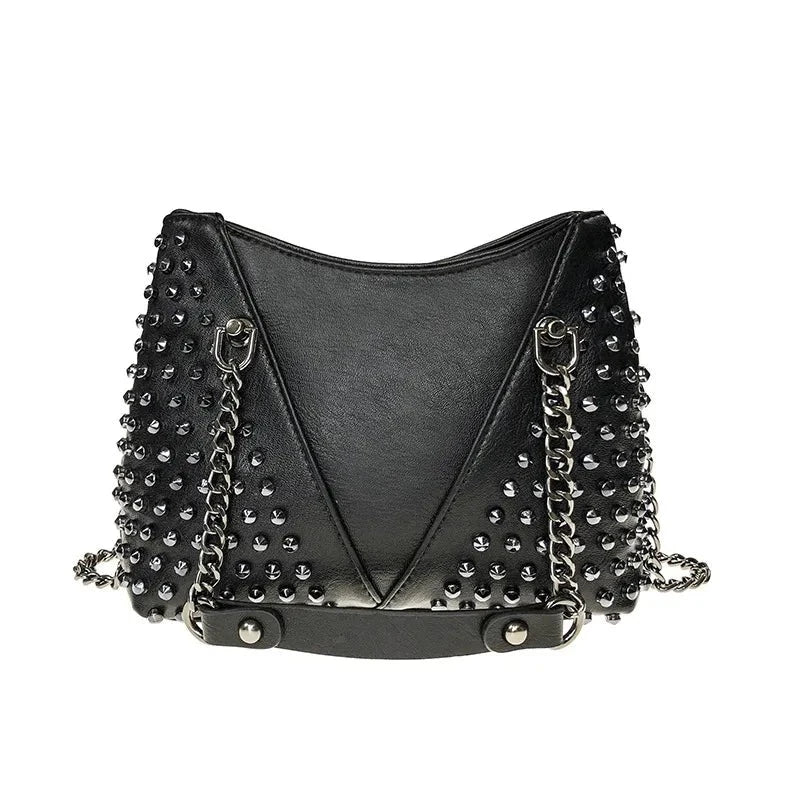 Sac à main au style rock clouté