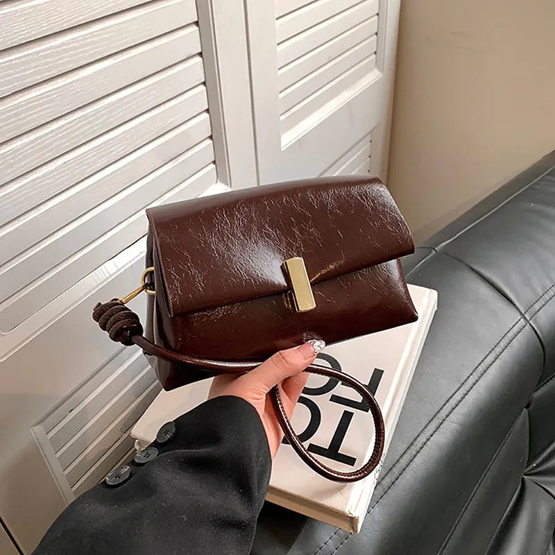 Sac à main baguette au look sophistiqué et chic