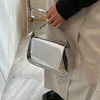Sac à main baguette brillant au style audacieux