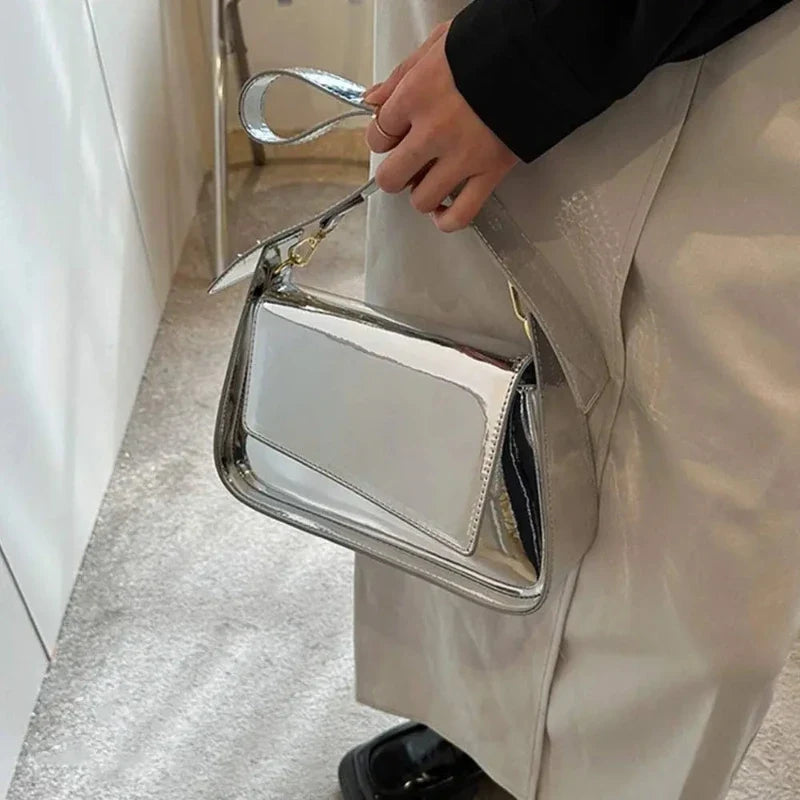 Sac à main baguette brillant au style audacieux