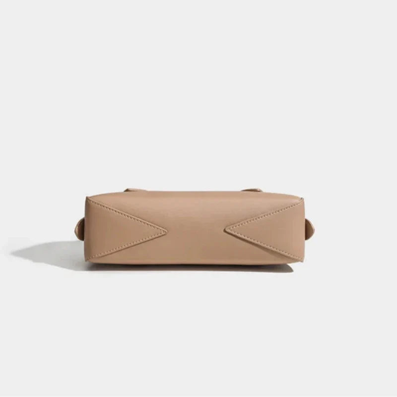 Sac à main baguette d'allure chic avec anse élégante