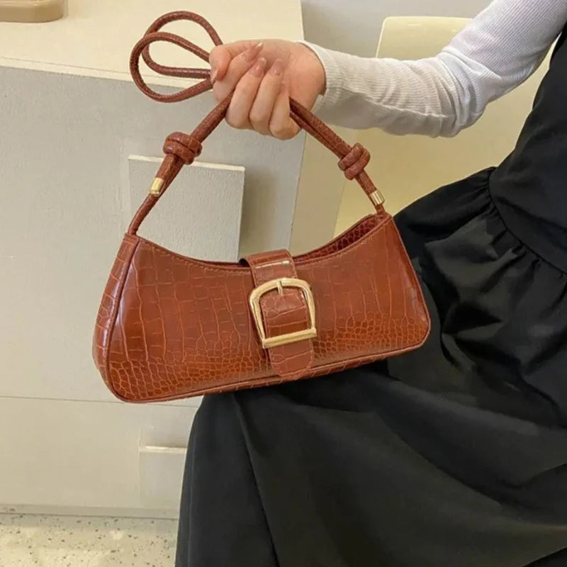Sac à main baguette simili à boucle métallique chic