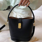 Sac à main bandoulière au style seau