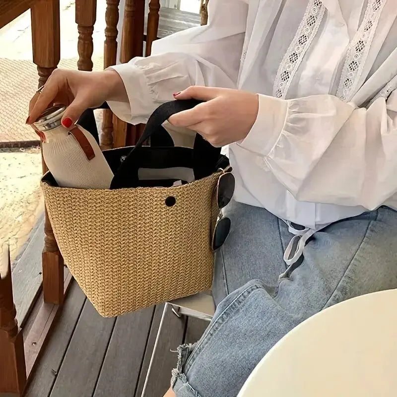 Sac à main beige façon panier de paille tendance