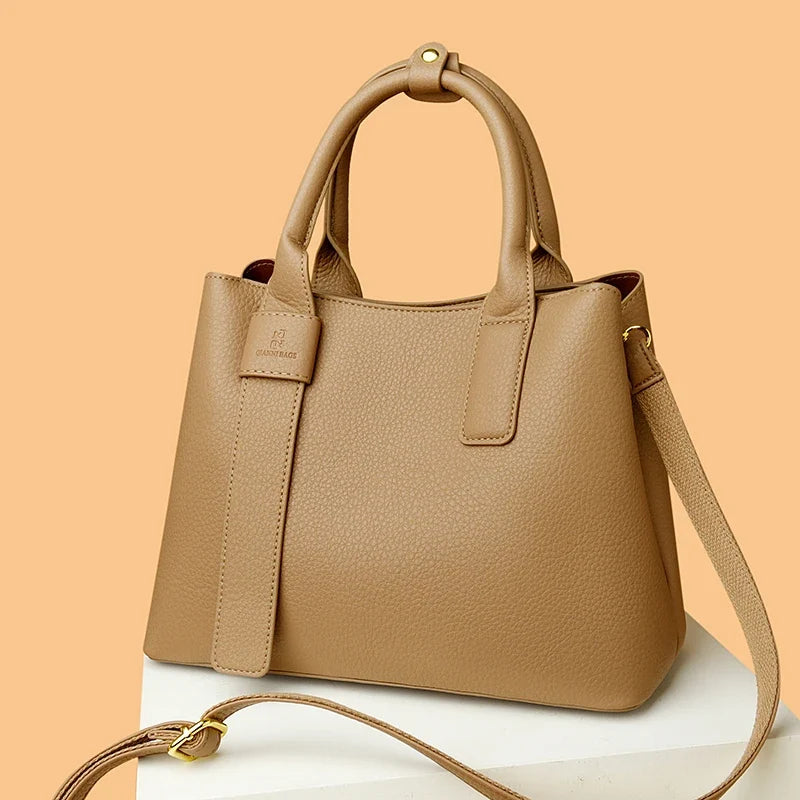 Sac à main comprenant plusieurs compartiments