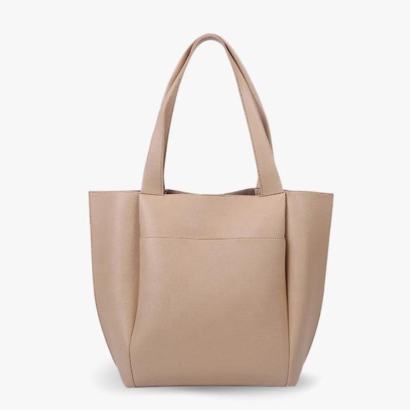 Sac à main couleur noire façon cabas