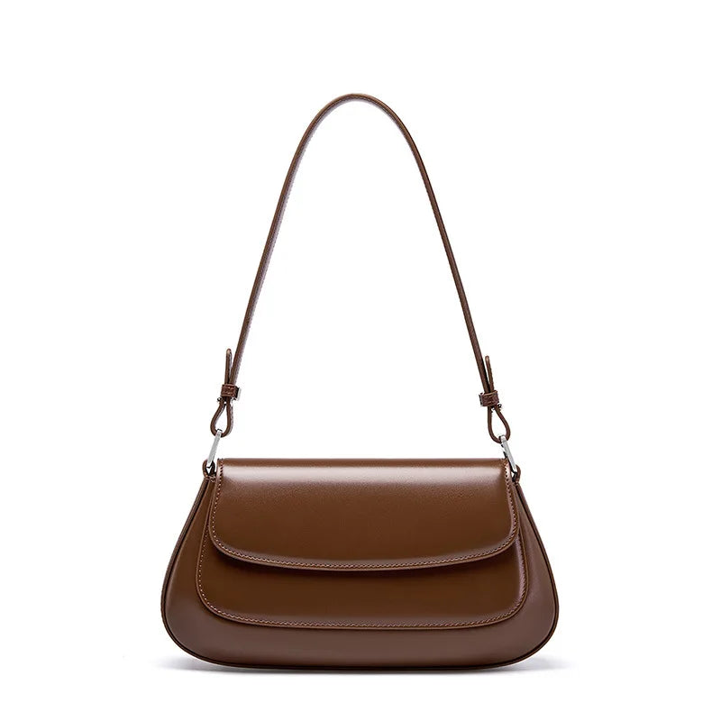 Sac à main de forme baguette, élégant et compact