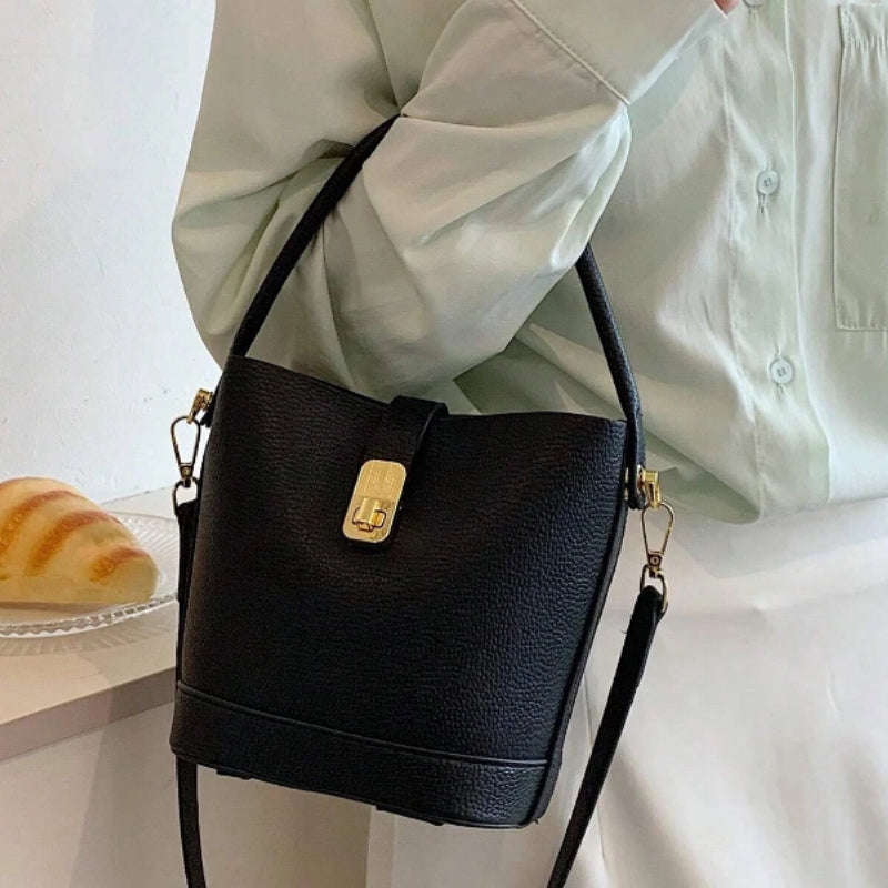 Sac à main de forme seau avec bandoulière
