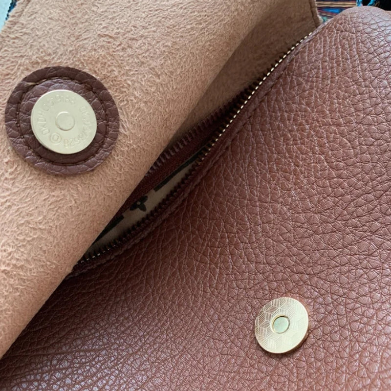 Sac à main d’inspiration besace