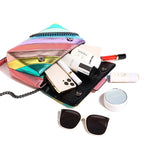 Sac à main éclatant et multicolore