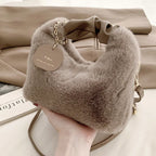 Sac à main façon fausse fourrure