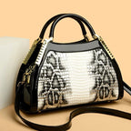 Sac à main façon serpent