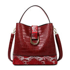 Sac à main femme complété par un portefeuille assorti
