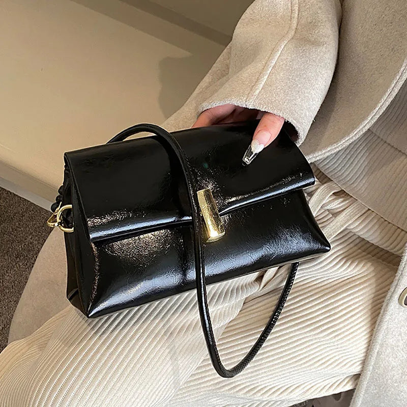Sac à main format baguette élégant, chic et sophistiqué
