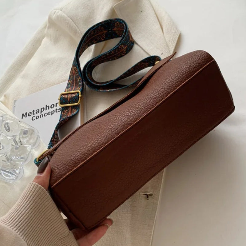 Sac à main forme besace